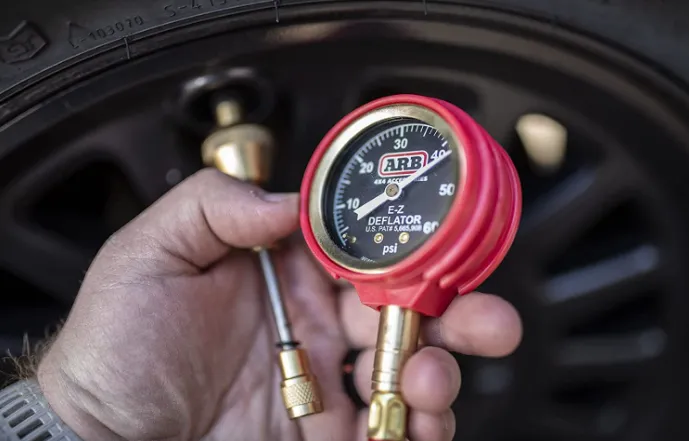 ARB 4X4 | E-Z Deflator Tire Pressure Gauge (ARB600)