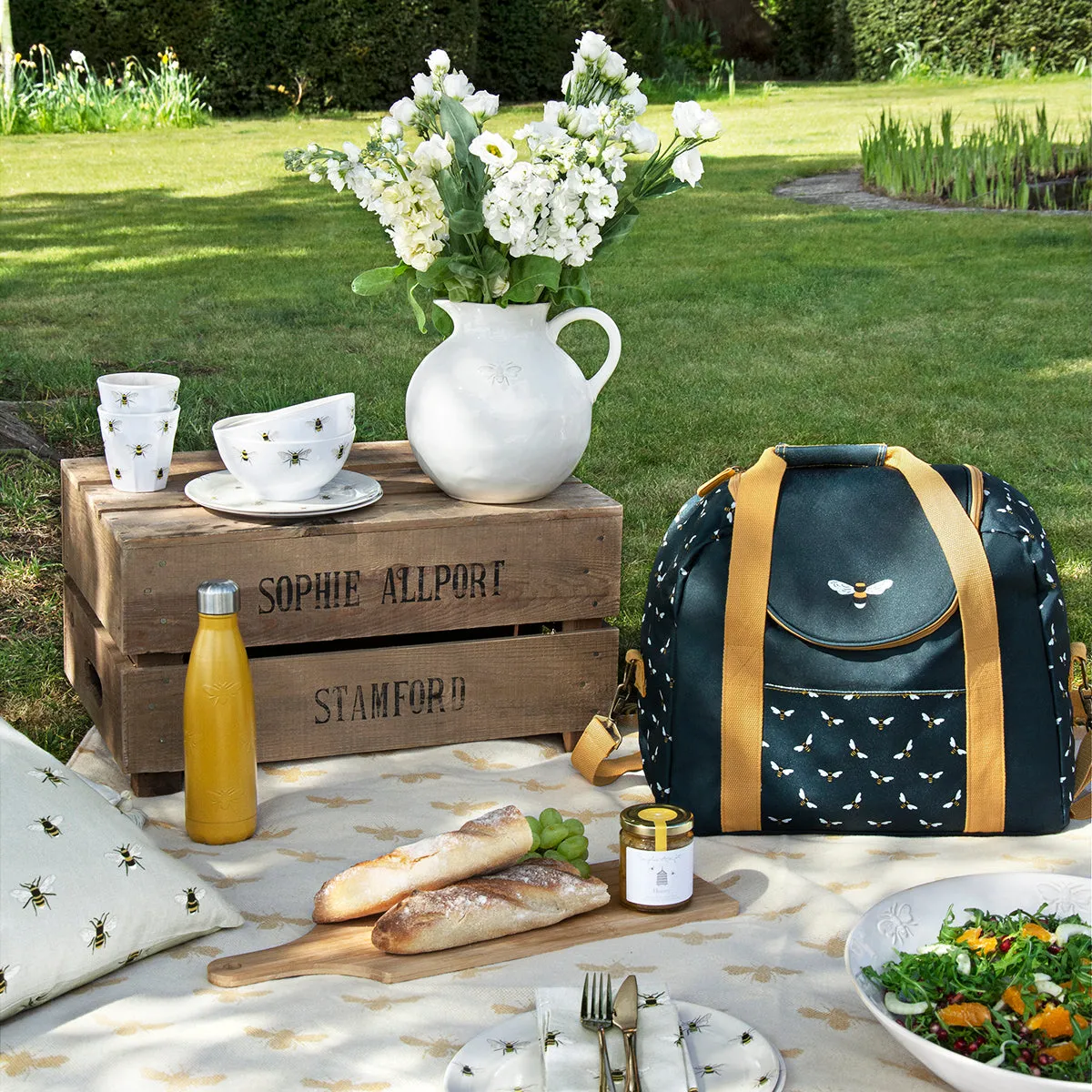 Bees Picnic Bag